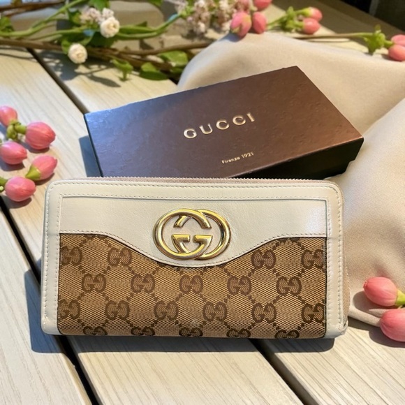 Gucci Beige and Cream Monogram Wallet BOXED full-sized - Picture 1 of 3